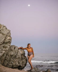 Hermosa One Piece - Freya -The Sea Wear Store SEEA Hermosa Surfsuit Freya Lifestyle 4X5 1