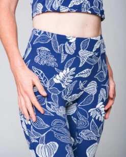 Landon Leggings - Gaia -The Sea Wear Store SEEA Landon Apparel Gaia 4X5 3