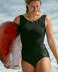 Lido One Piece - Black 28 Lido One Piece - Black -The Sea Wear Store SEEA Lido Onepiece Black LS 4X5 2