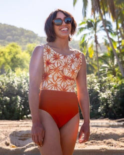 Pacific One Piece - Caramel (RC-SKIN) -The Sea Wear Store SEEA Pacific Onepiece Caramel 4X5 2 8c3b1b43 dc63 4664 ae05 f5eb4030fb55