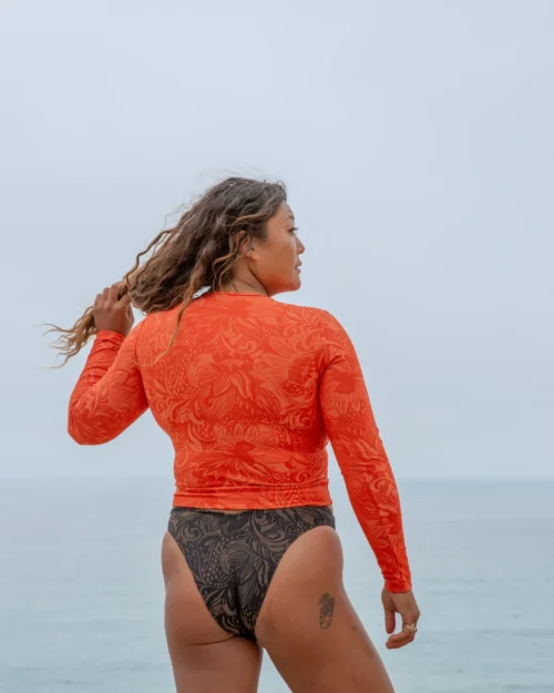 Palomar Crop Top Rashguard - Mandarina 11 Palomar Crop Top Rashguard - Mandarina -The Sea Wear Store SEEA Palomar CropRashguard Mandarina 4X5 5 2 scaled