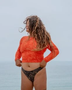 Palomar Crop Top Rashguard - Mandarina -The Sea Wear Store SEEA Palomar CropRashguard Mandarina 4X5 5 3