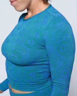 Palomar Crop Top Rashguard - Alga -The Sea Wear Store SEEA Palomar CropTopRashguard Alga 4X5 4 372ae649 bc4d 45c1 8822 f11fa8580adb