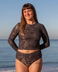 Palomar Crop Top Rashguard - Delfina -The Sea Wear Store SEEA Palomar Rashguard Delfina 4X5 4