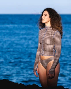 Sila Top - Mustang -The Sea Wear Store SEEA Sila Rashguard Mustang 4X5 2