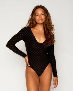 Valentina Surf Suit - Night Check -The Sea Wear Store SEEA Valentina Surfsuit Nightcheck 4X5 11