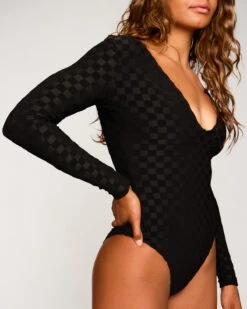 Valentina Surf Suit - Night Check -The Sea Wear Store SEEA Valentina Surfsuit Nightcheck 4X5 6 6f6d9e81 e0c8 42ca a593 71023efa87db