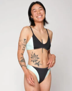 Vega Bikini Top - Black Ice -The Sea Wear Store SEEA Vega Bikini BlackIce 4X5 7 858639ba e3b0 43ef bb13 c68b6707a39b