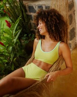 Maggie Bikini Top - Greeno 15 Maggie Bikini Top - Greeno -The Sea Wear Store SU25 Brasil Amanda Engler 2 061fb26d f27d 4399 aac4 df5cb0195441