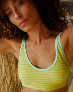 Maggie Bikini Top - Greeno 14 Maggie Bikini Top - Greeno -The Sea Wear Store SU25 Brasil Amanda Engler 4 e17791bf 01b2 4d0f 8ba2 4addee7cd278