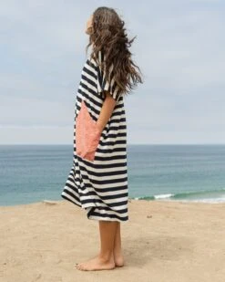 Luna Poncho - Sailor -The Sea Wear Store SU25 Tia RockRib Madison Atonce Hannah 5