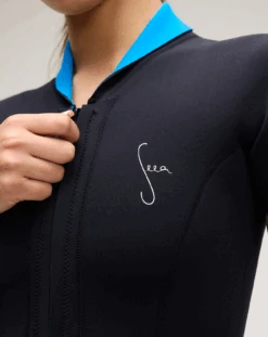 Wanda Yulex Reversible Suit - Black/Blue -The Sea Wear Store Wanda 4x5 Crop4